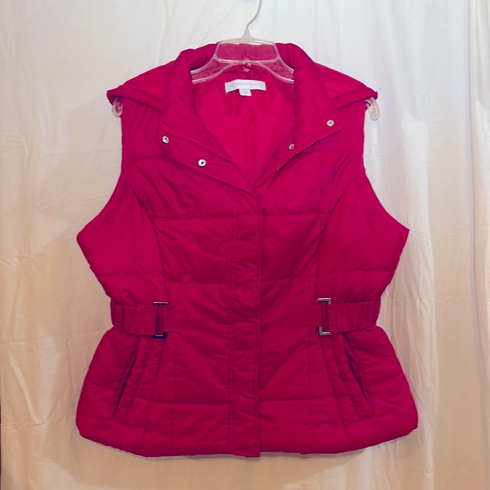 NY & Co red puffer vest with hood size Large